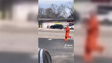 Escaped inmate Texas: Timothy Chappele caught on video making run for it after breaking out of ...