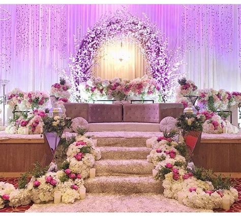 Pin by raudha razali on Pelamin sanding | Wedding stage decorations ...