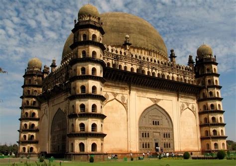 Gol Gumbaz (Bijapur) - History, How to Reach, Timings & Online Ticket ...