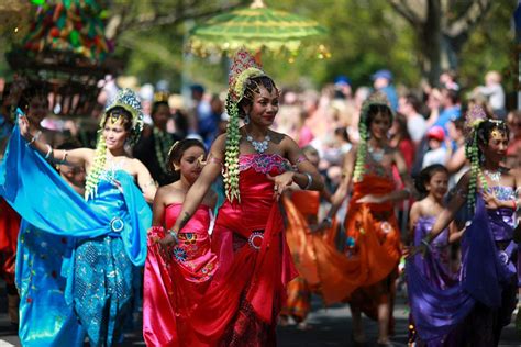 Moomba Parade, 2012 | Melbourne victoria, Parades, Melbourne