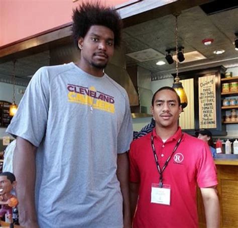 Andrew Bynum still rocking Don King look as member of Cleveland ...