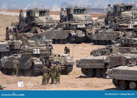 IDF Forces Tanks And Armed Vehicles Outside Gaza Strip Editorial Image ...