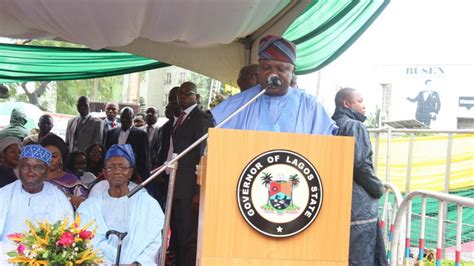 PHOTOS: Gov. Ambode Unveils New Obafemi Awolowo Statue In Ikeja • Okay.ng