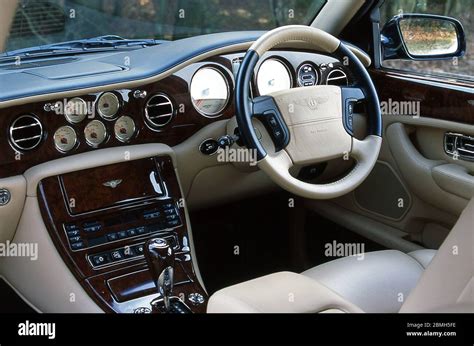 Bentley Arnage Red Label Saloon interior. 2001 Stock Photo - Alamy