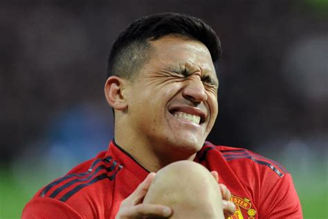 Alexis Sanchez injury latest: Man Utd forward out for up to eight weeks with knee ligament ...