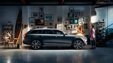 Volvo V90 Cross Country | Accessories & Styling Options