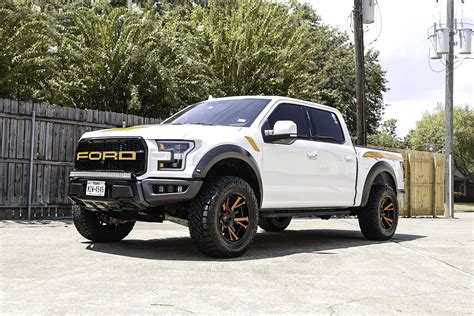 Ford F-150 Raptor White Forgiato VLONE-T Wheel | Wheel Front