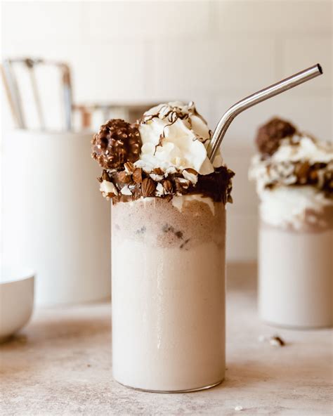 Ferrero Rocher Milkshake - Food From ClaudNine | Recept | Milkshake ...