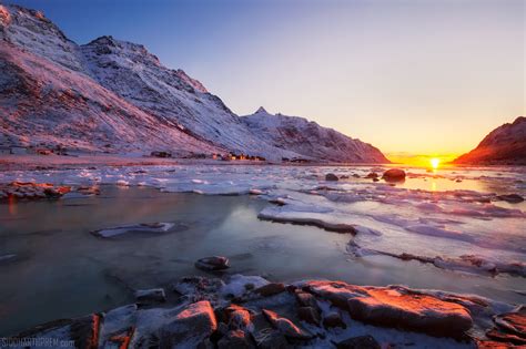 Expose Nature: This sunrise lasted an hour, as the sun moved horizontally behind one mountain to ...