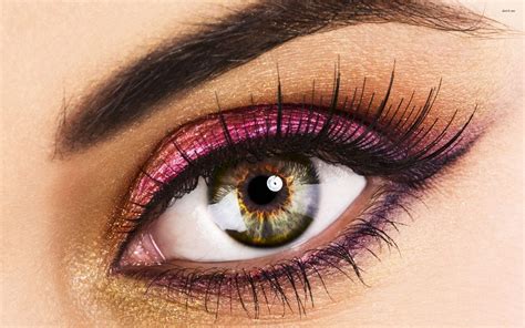 Creative Eye Makeup Looks and Design Ideas