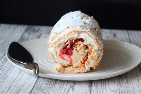 Easy Comfort Food Recipes | Chocolate roulade, Raspberry roulade, Roulade