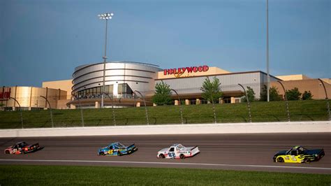 Hollywood Casino Kansas Hopes to Lure Sports Bettors Across the Border ...