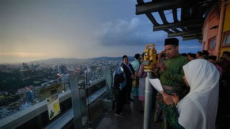 Exact dates of moon sighting for Eid ul Fitr to mark the end of Ramadan 2023 - Mirror Online