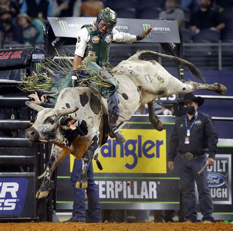 Photos: Jose Vitor Leme captures the title in PBR World Finals at AT&T ...