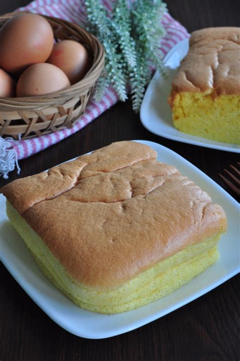 Traditional Homemade Egg Sponge Cake 传统鸡蛋糕 - Eat What Tonight