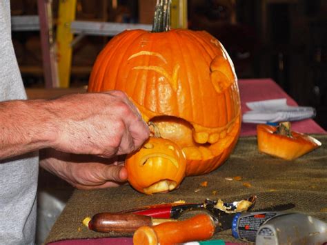 Halloween Pumpkin Carving: A Large Pumpkin Eating a Small Pumpkin | how ...