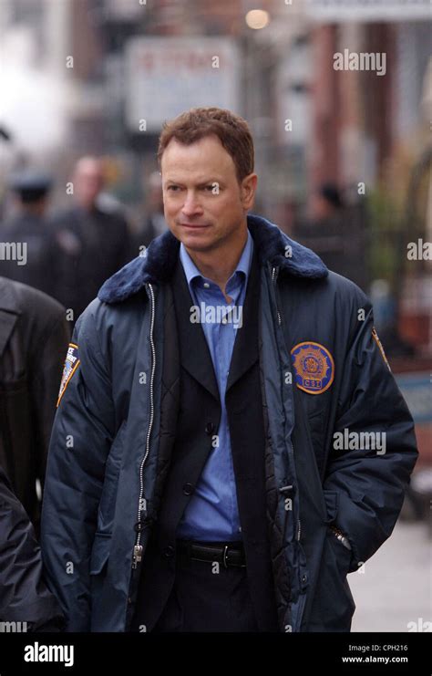 Gary sinise police hi-res stock photography and images - Alamy