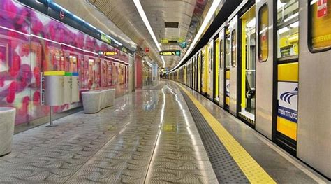 Metro line 1 timetables, buses and funiculars in Naples at Christmas 2018 - Napolike.com