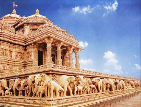 Akshardham Temple is one of the Largest Temples in the World - Hello Travel Buzz