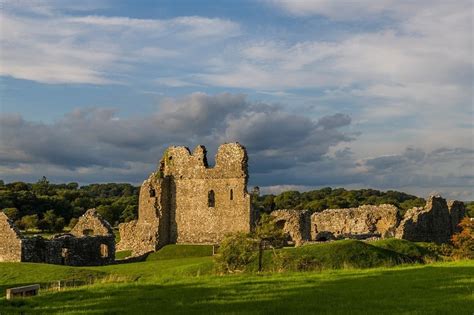 Ogmore Castle Ogmore by Sea - Canvas Print