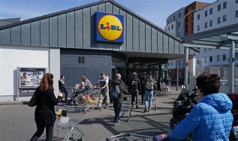 Lidl Christmas opening times: When will Lidl be open over Christmas ...