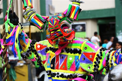 Carnaval dominicano Samba, Ecuador, Halloween Karneval, Carnival ...