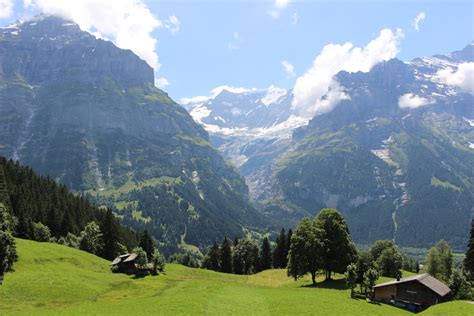 Grindelwald, Switzerland - Cabins at the foot of the Swiss Alps [3456 × 2304] [OC] : r/ruralporn