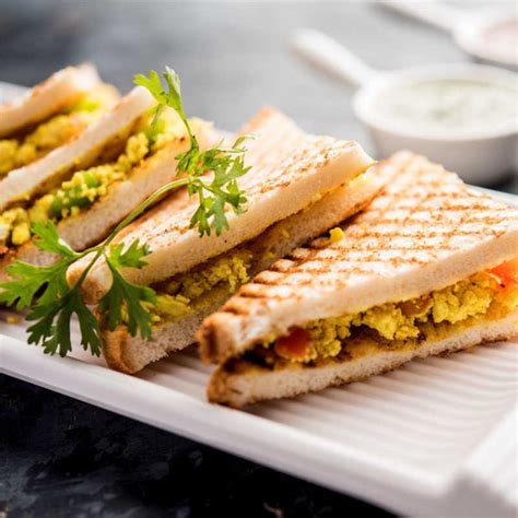 Grilled Paneer Sandwich with Cabbage Recipe: How to Make Grilled Paneer Sandwich with Cabbage