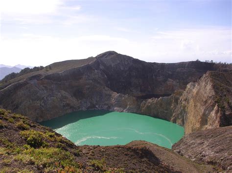 Tourism: Kelimutu Volcano