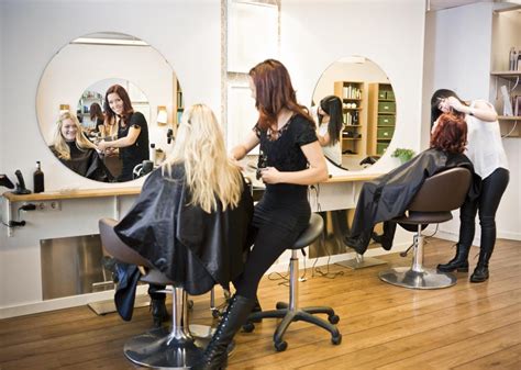 What is a Salon? (with pictures)