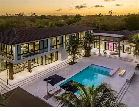 In Photos: MLB legend David Ortiz's ritzy Miami mansion worth ...