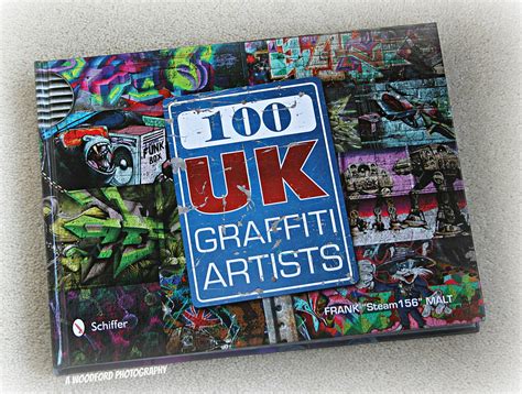 100 UK GRAFFITI ARTISTS BOOK - Gifts & Gadgets