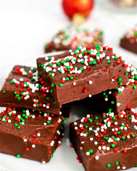 Easy Christmas Fudge - Easy Budget Recipes