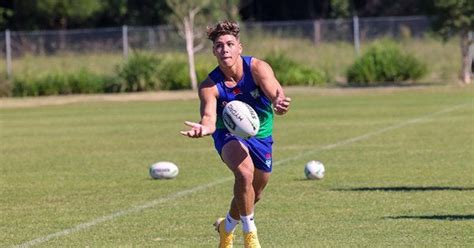 Warriors Rookie Reece Walsh to debut at Fullback. RTS Named on the wing ...