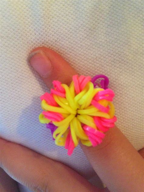 LA Loom Bands: cool , amazing , colorful , exciting loom band flower ...