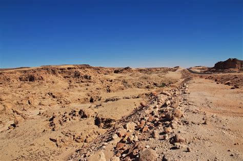 Premium Photo | Canyon in the sahara desert, sudan