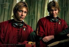 Fred and George Weasley in their Quidditch uniforms... So cute ...