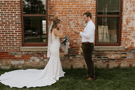 Summer Wedding at Coppes Commons Event Center in Nappanee, Indiana ...