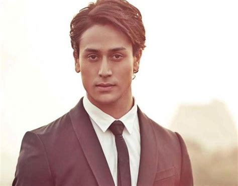 10 Best Tiger Shroff Hairstyles | Men's Hairstyles + Haircuts 2024