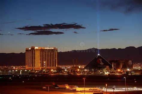 Las Vegas skyline at night editorial stock photo. Image of jack - 118296948