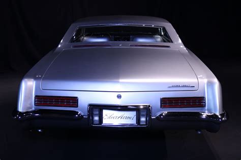 What's up ? 1963 Buick Riviera Silver Arrow ...