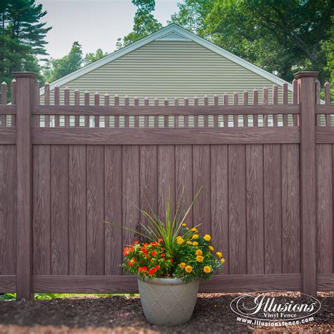 Vinyl Privacy Fence with Scalloped Picket Top | Illusions Fence