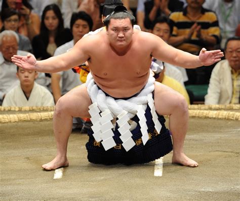 Hakuho Becomes the 3rd Wrestler to Achieve 1,000 Wins | Fukuoka Now