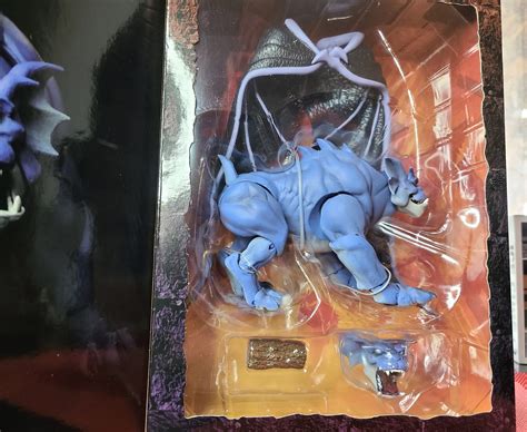 Disney’s Gargoyles Ultimate Bronx Deluxe Action Figure – Neca