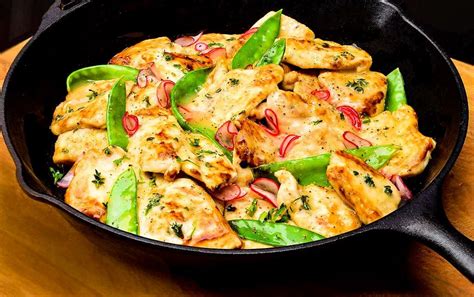 Chicken Scaloppine with Lemon and Herbs Recipe | Nonna Box