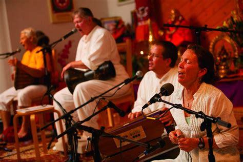 Kirtan - What is Kirtan Chanting? | Sivananda Yoga Farm