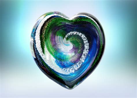 Loved Ones' Ashes Swirled into Comforting Glass Art Creations