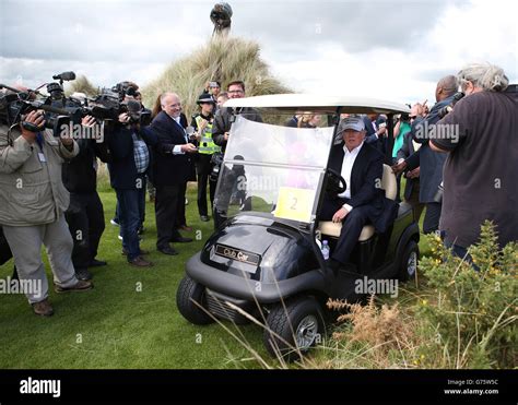 Trump golf cart hi-res stock photography and images - Alamy