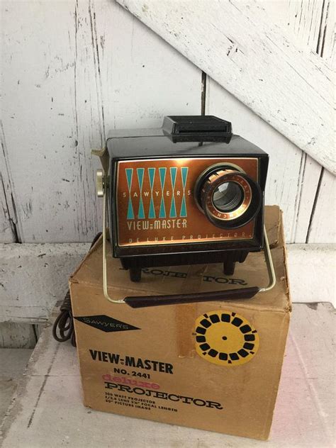 View Master Projector Deluxe Projector Sayers vintage Bakelite | Etsy | View master, Vintage ...