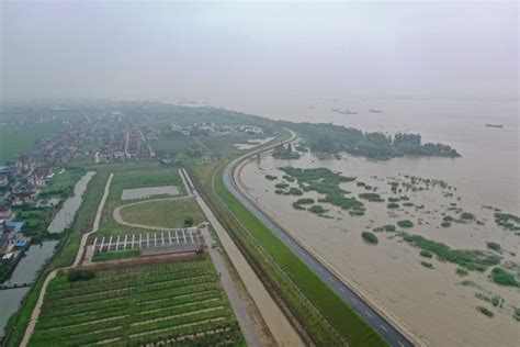 China Goes All out to Battle Yangtze River Floods - All China Women's Federation